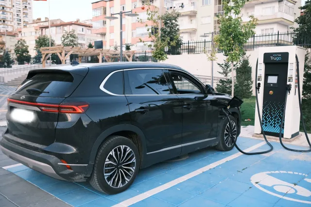 Elektrikli Araç Şarj İstasyonu Kurulumu